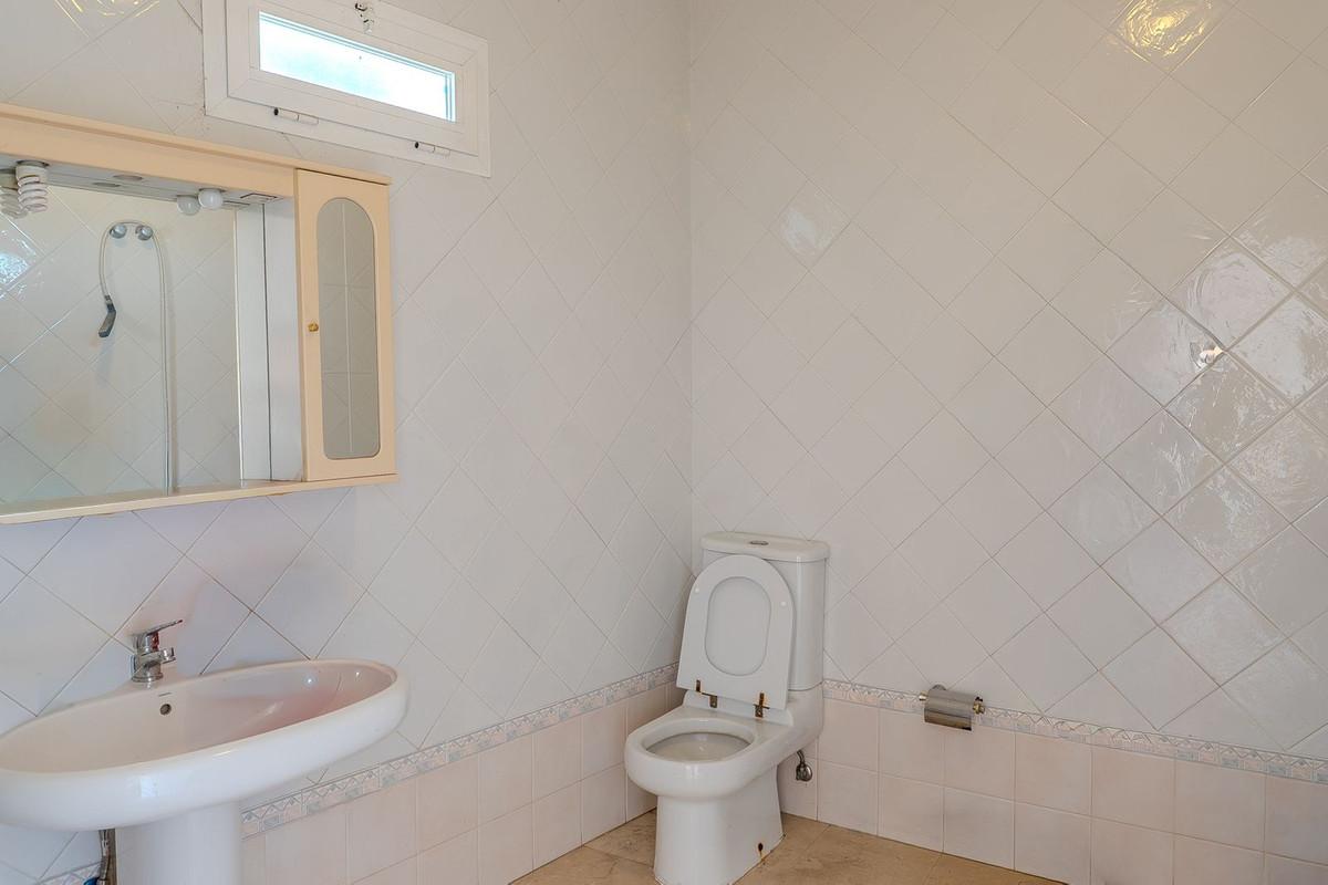Villa for Sale in Benalmádena