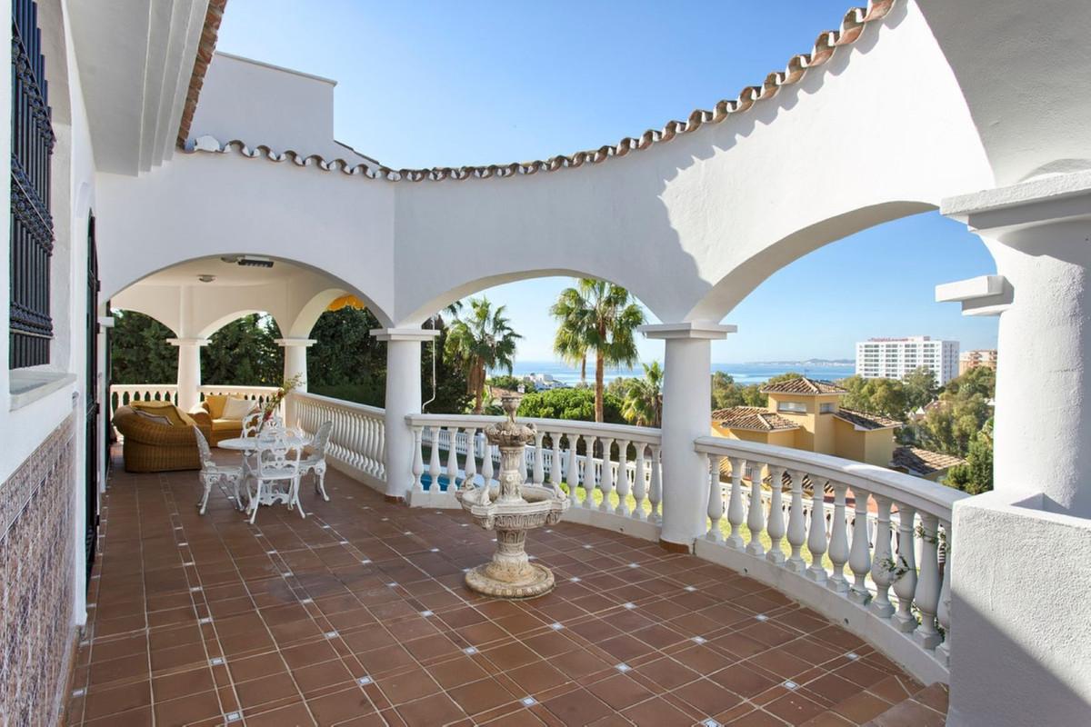 Villa for Sale in Benalmádena