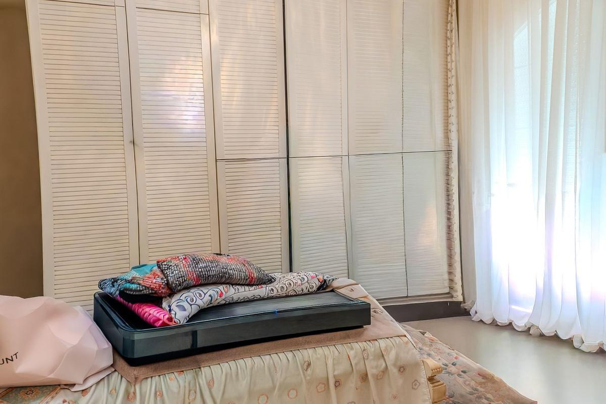 Villa for Sale in Benalmádena