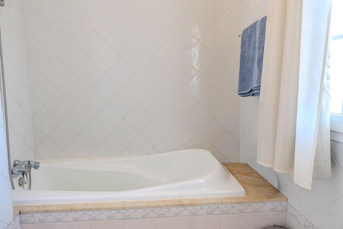 Villa for Sale in Benalmádena