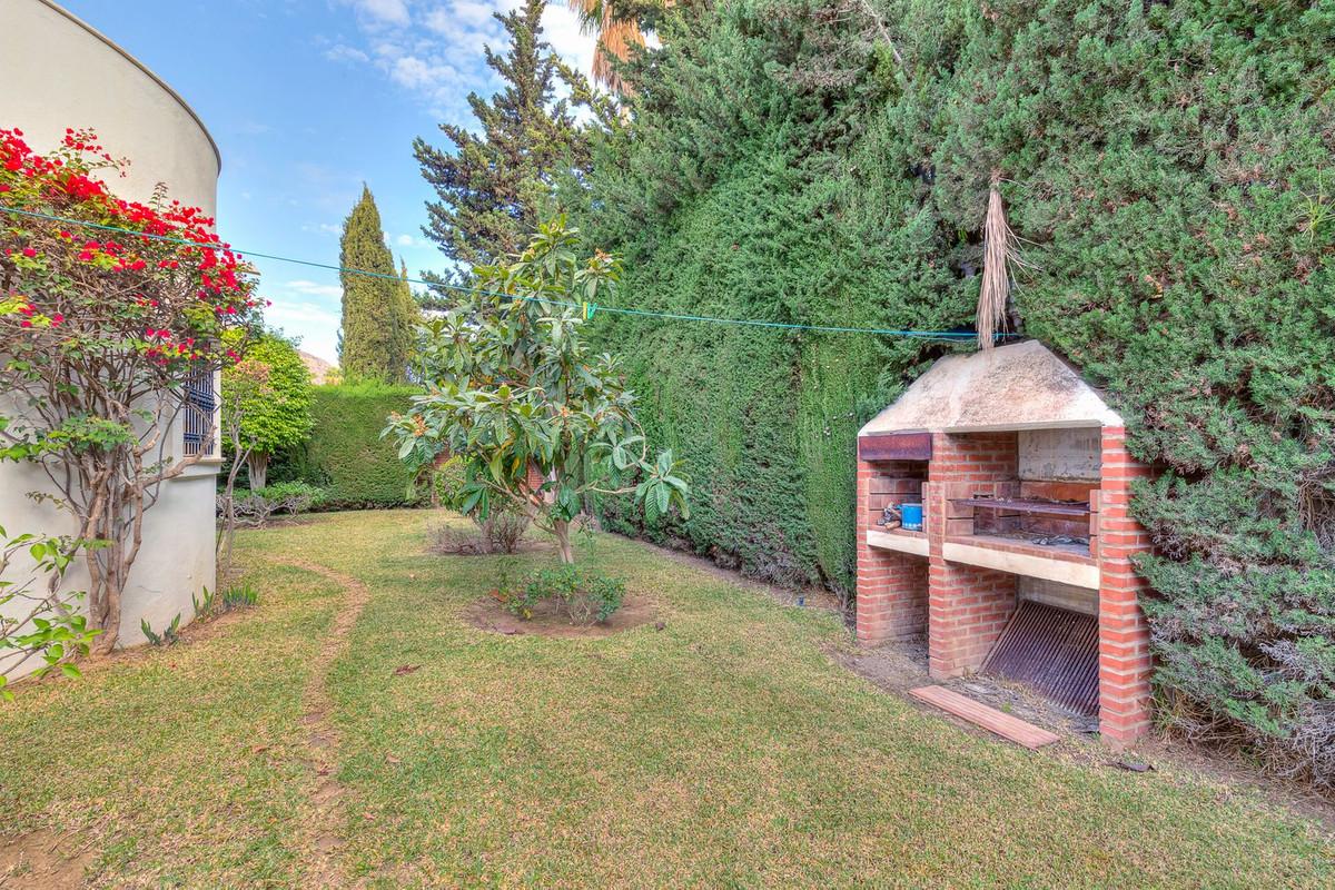 Villa for Sale in Benalmádena