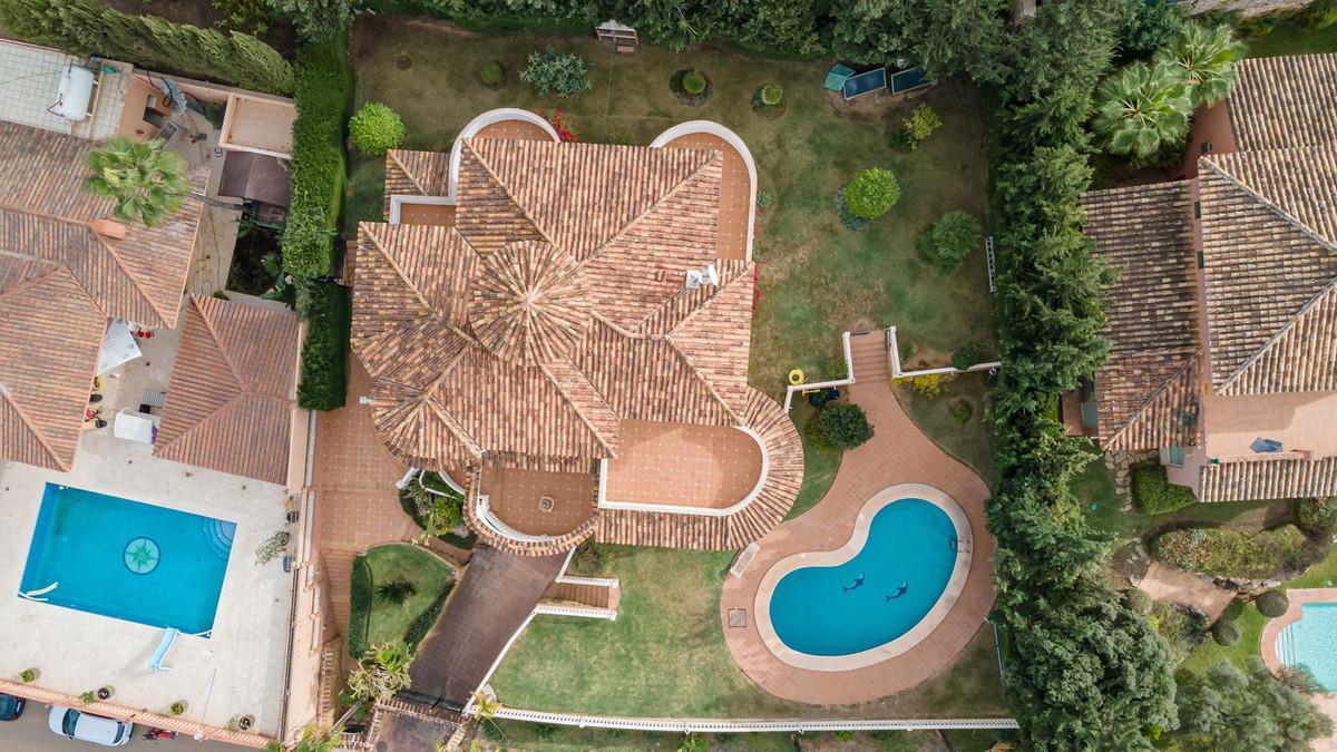 Villa for Sale in Benalmádena