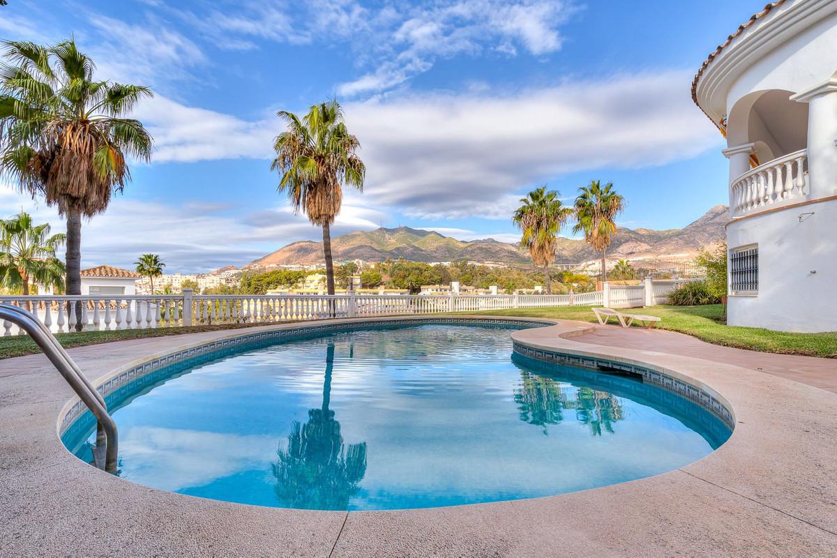 Villa for Sale in Benalmádena