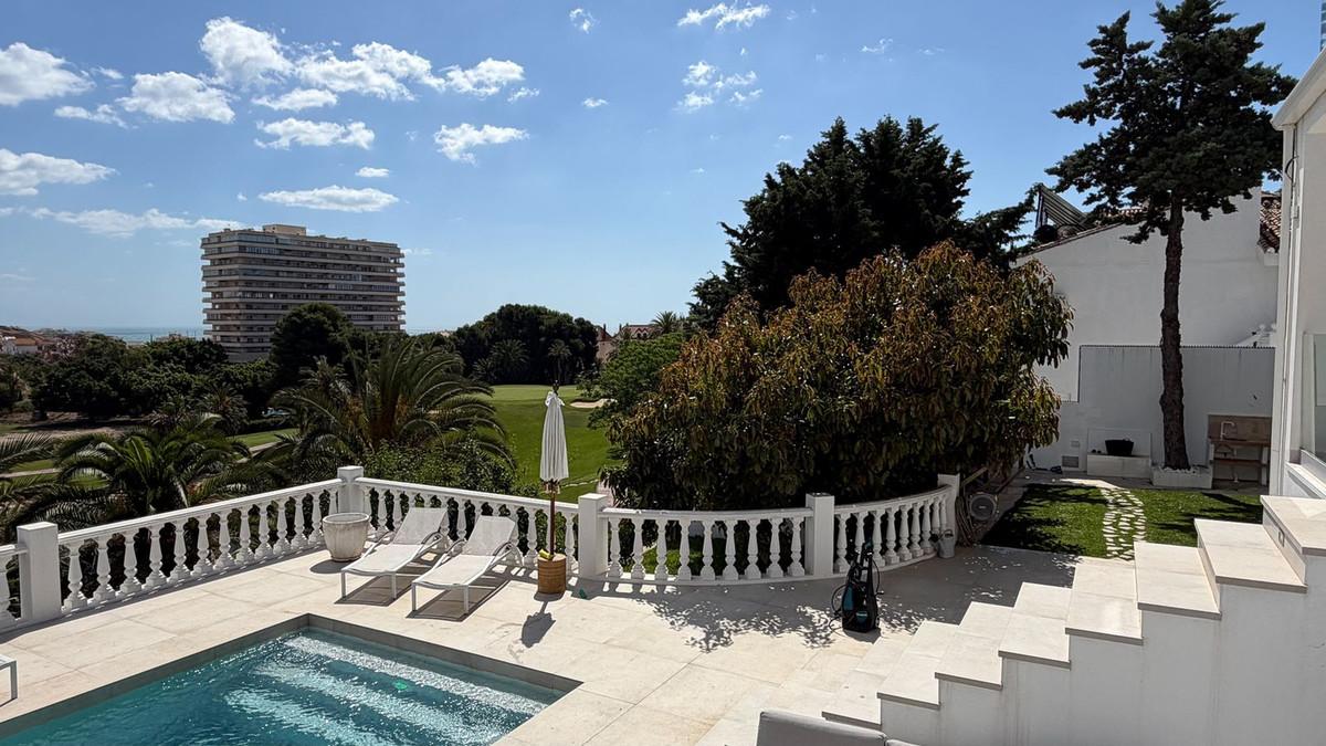 Villa for Sale in Benalmádena
