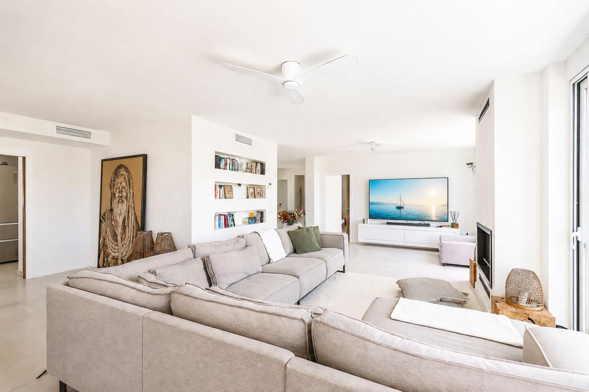 Villa for Sale in Benalmádena