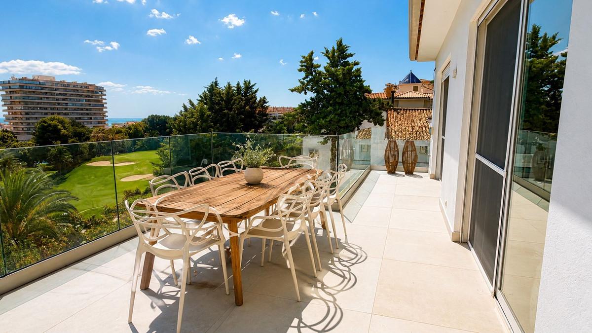 Villa for Sale in Benalmádena