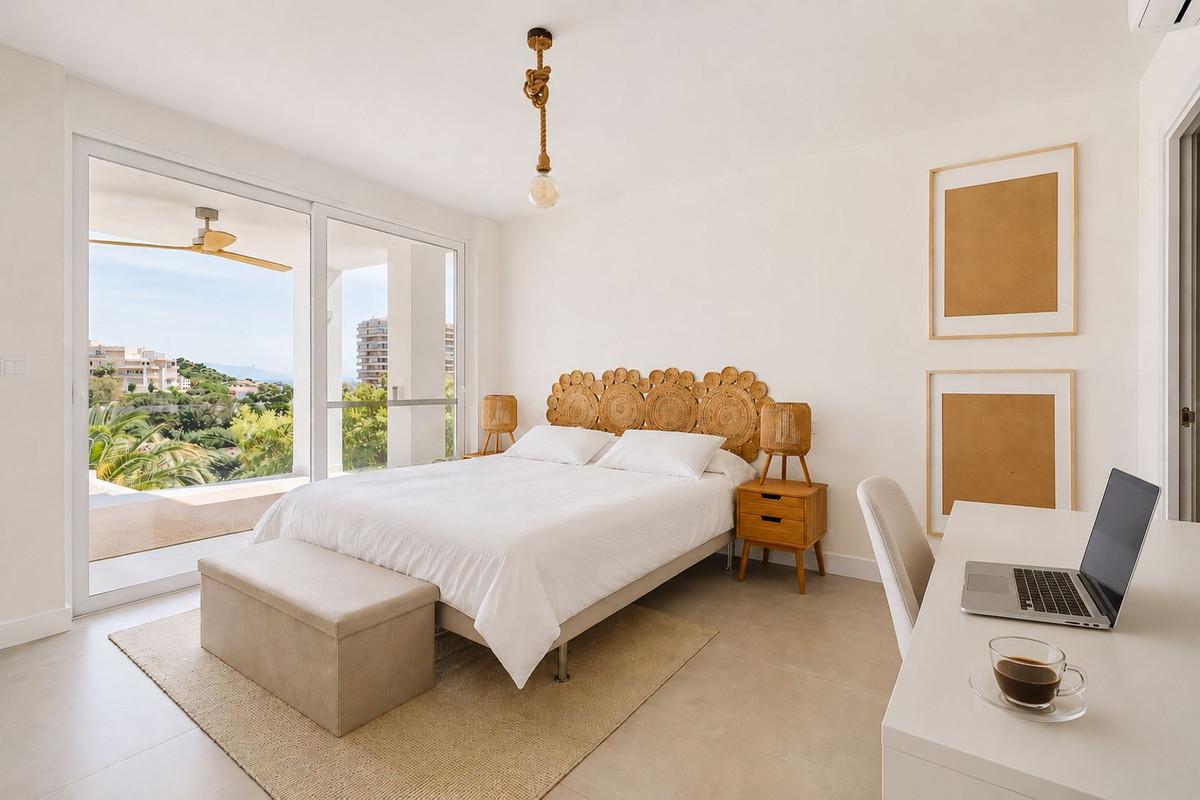 Villa for Sale in Benalmádena