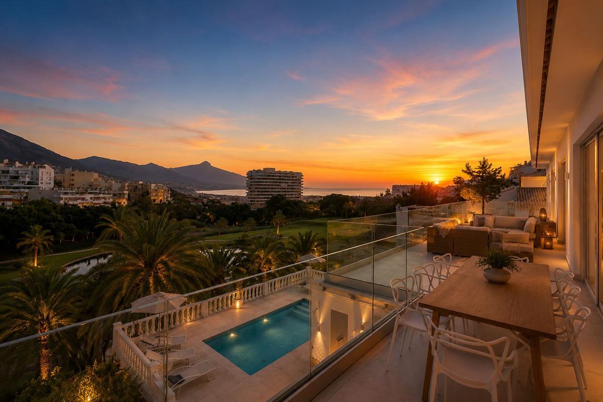 Villa for Sale in Benalmádena