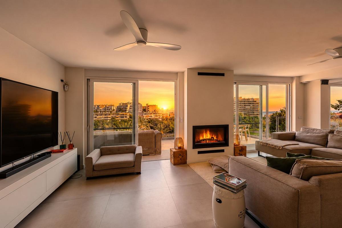 Villa for Sale in Benalmádena