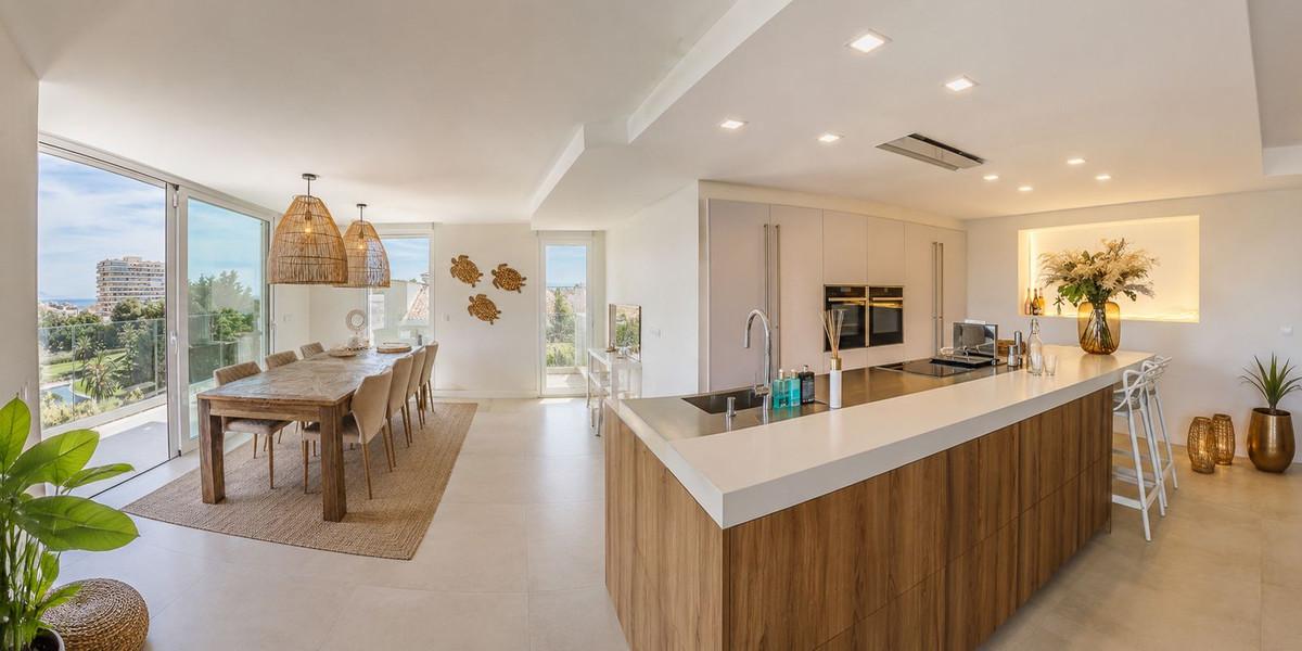Villa for Sale in Benalmádena