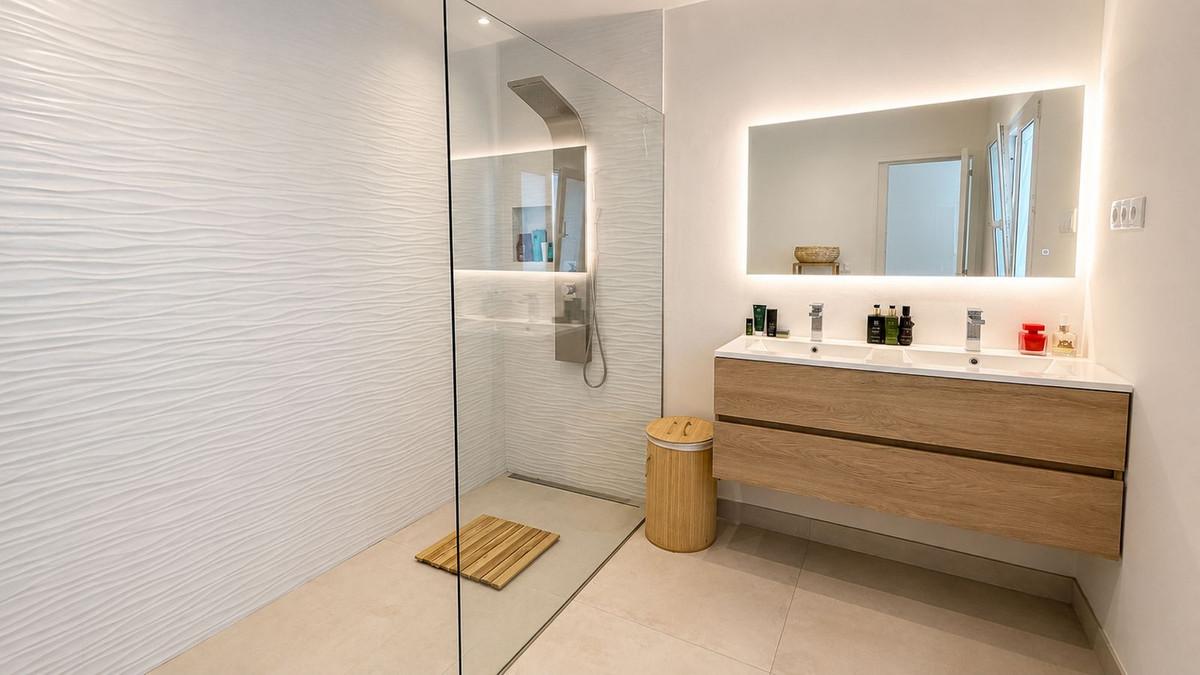 Villa for Sale in Benalmádena