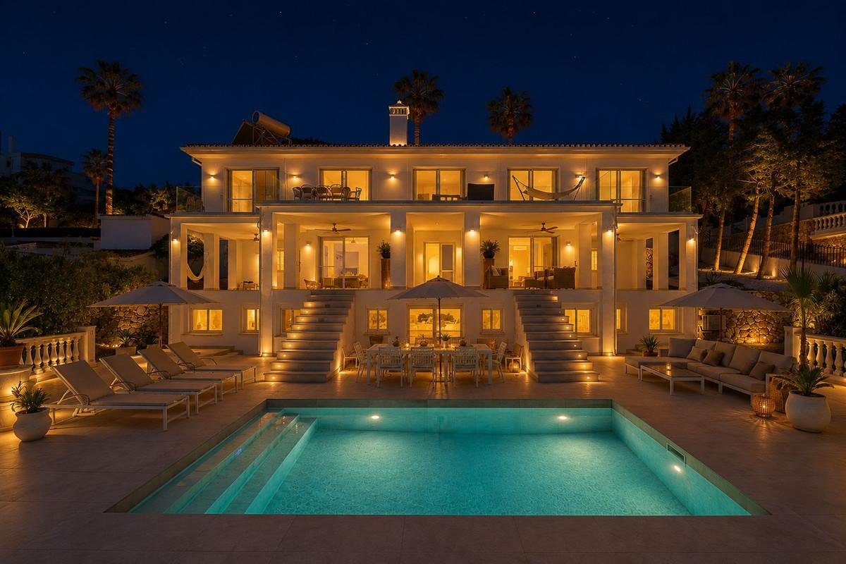 Villa for Sale in Benalmádena