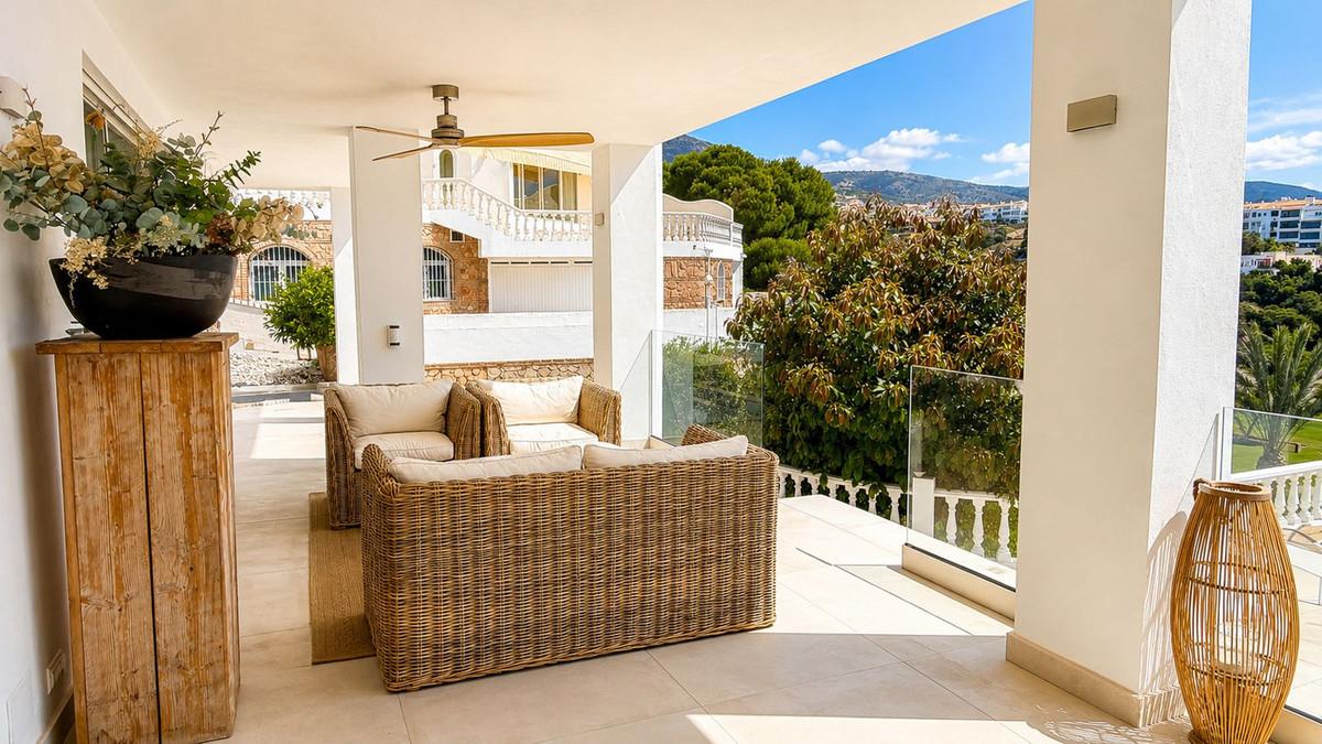 Villa for Sale in Benalmádena