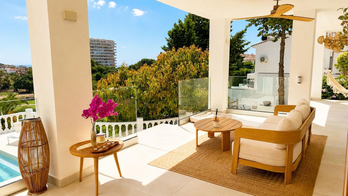 Villa for Sale in Benalmádena