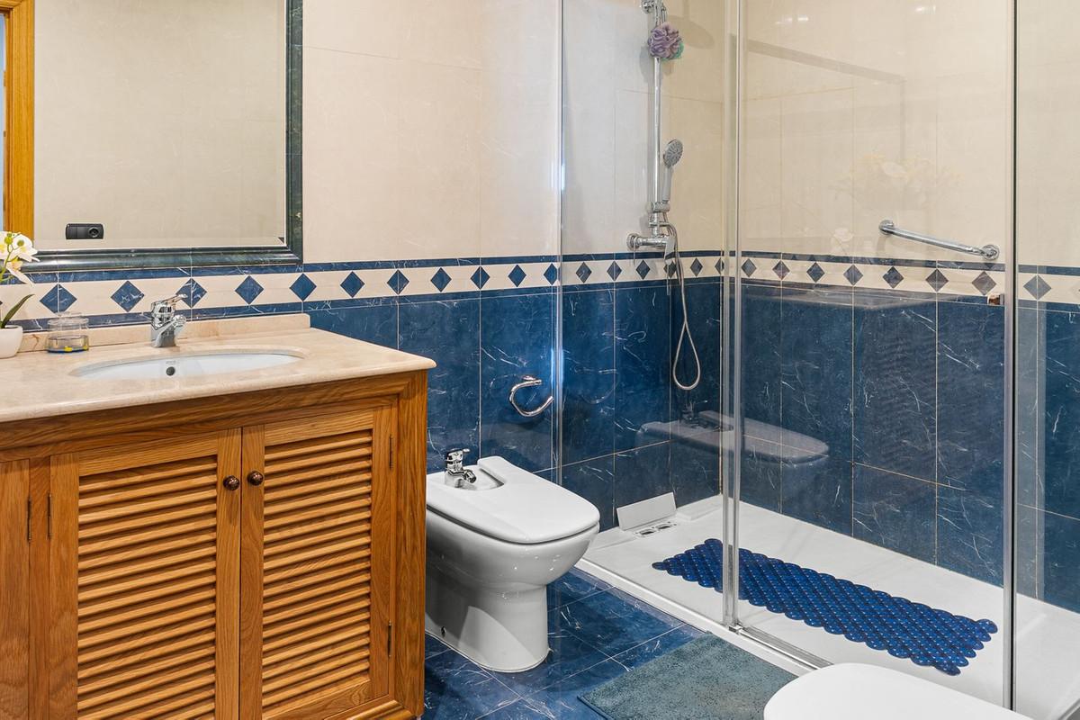 Villa for Sale in Benalmádena