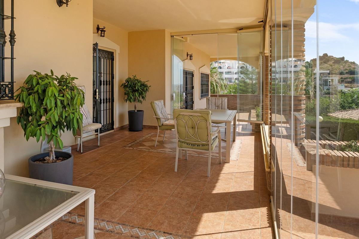 Villa for Sale in Benalmádena