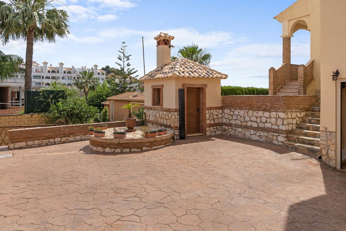 Villa for Sale in Benalmádena