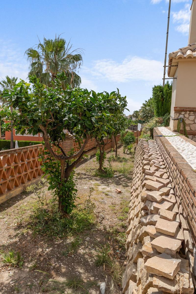 Villa for Sale in Benalmádena