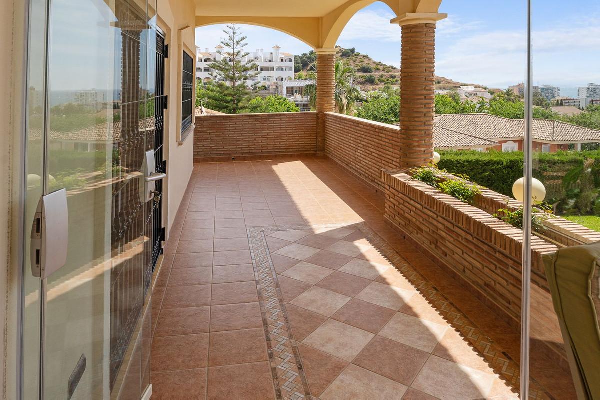 Villa for Sale in Benalmádena
