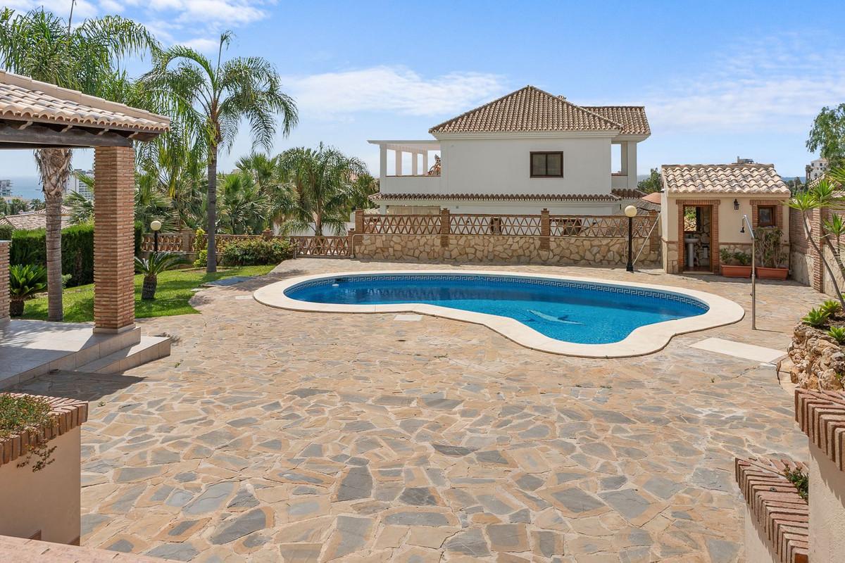 Villa for Sale in Benalmádena