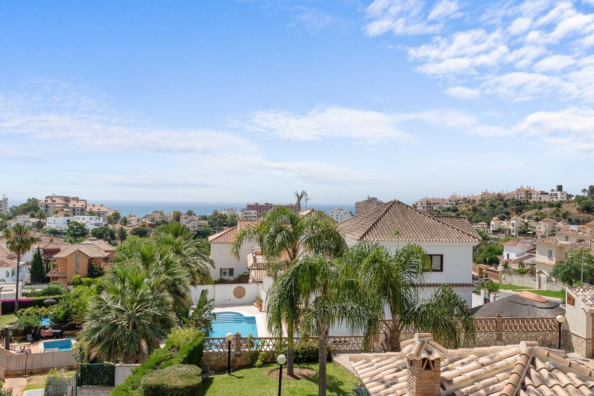 Villa for Sale in Benalmádena