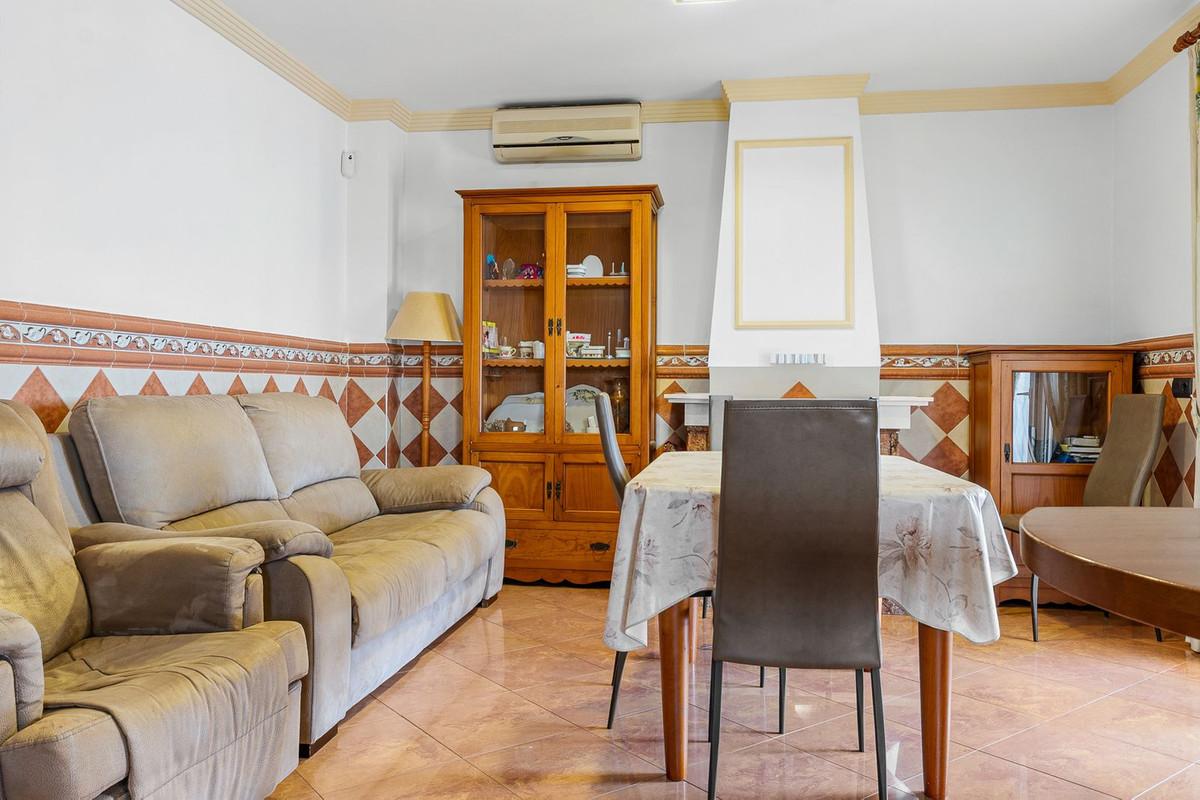 Villa for Sale in Benalmádena