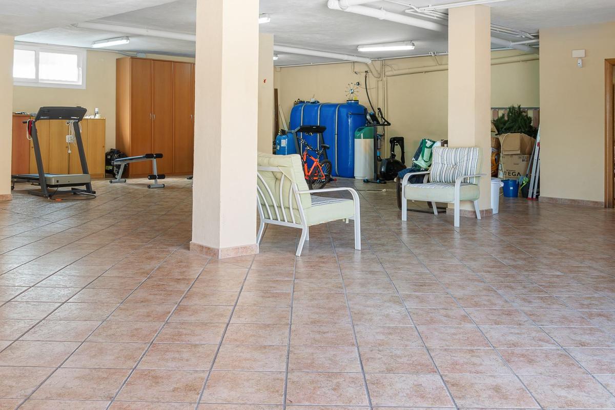 Villa for Sale in Benalmádena