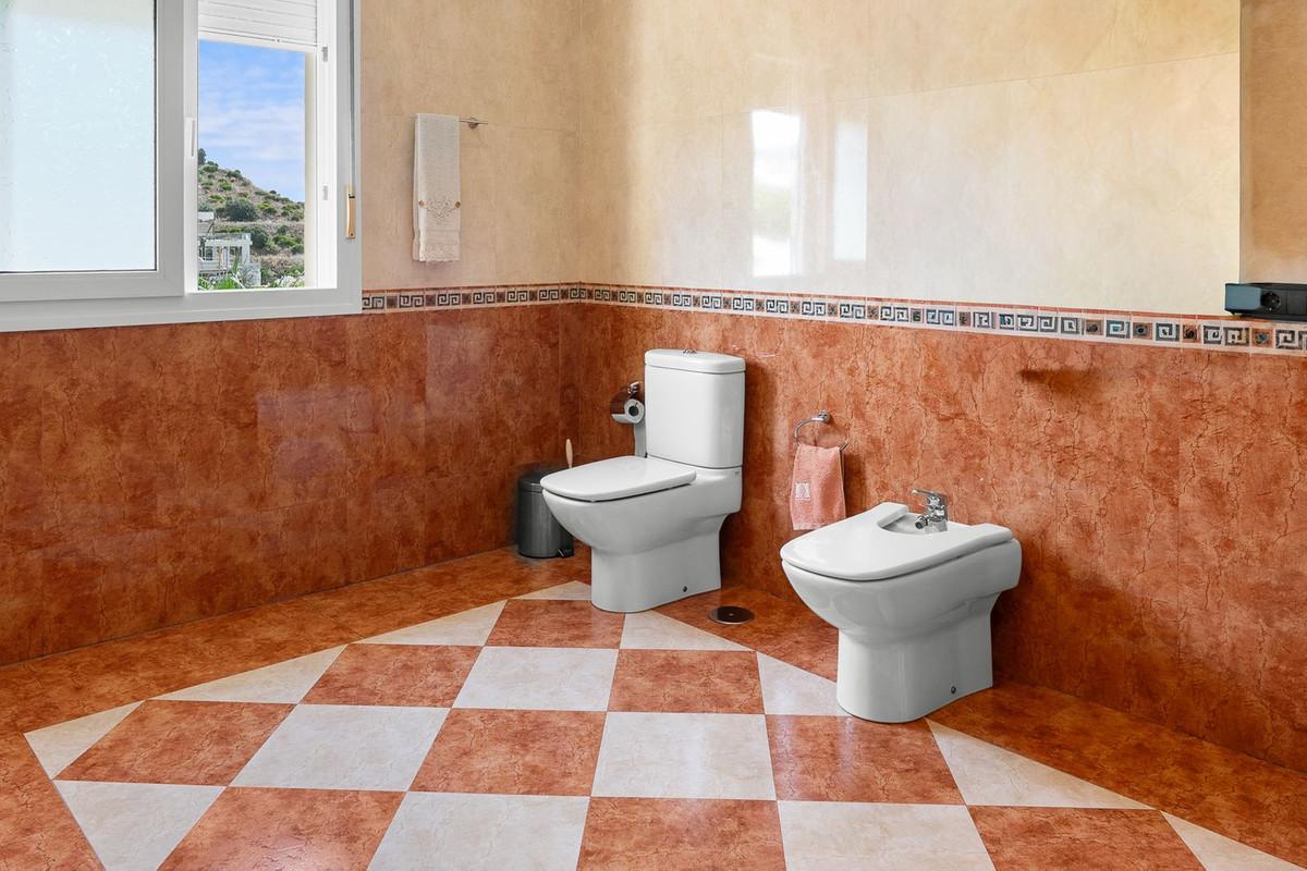Villa for Sale in Benalmádena
