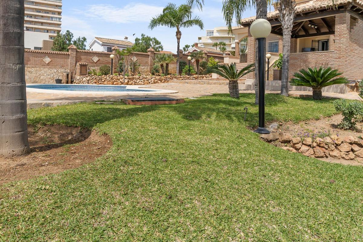 Villa for Sale in Benalmádena