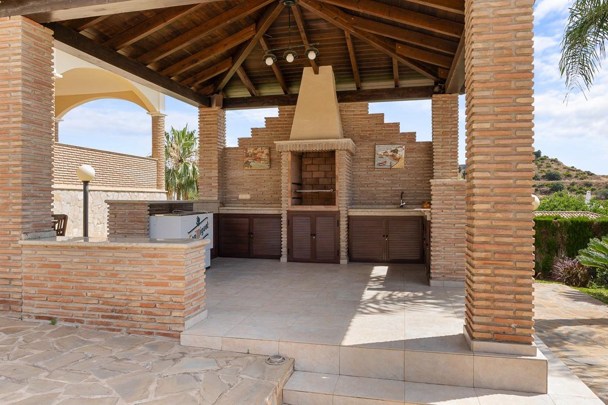Villa for Sale in Benalmádena