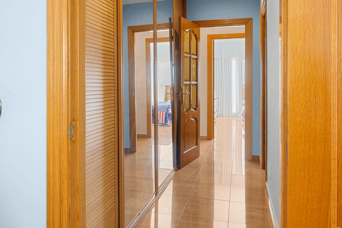 Villa for Sale in Benalmádena
