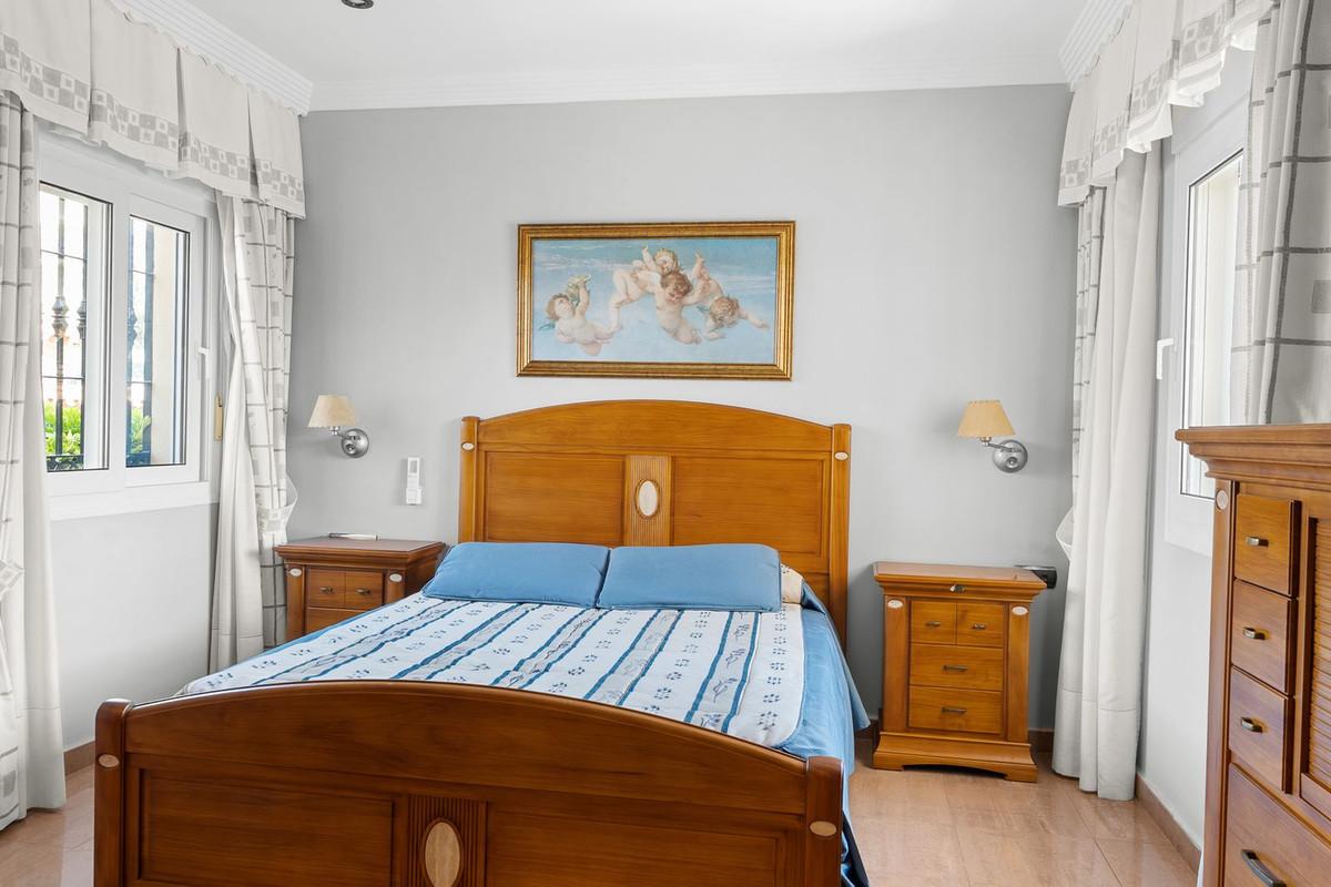 Villa for Sale in Benalmádena