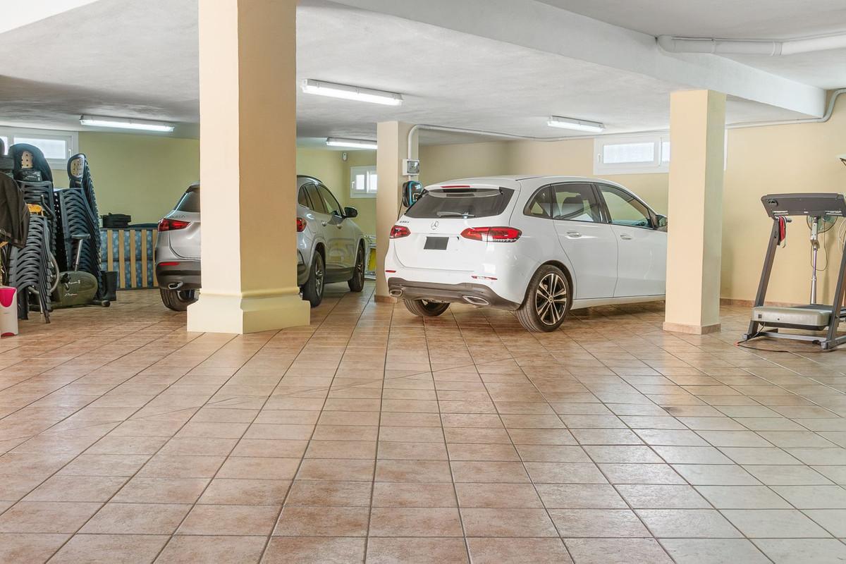 Villa for Sale in Benalmádena