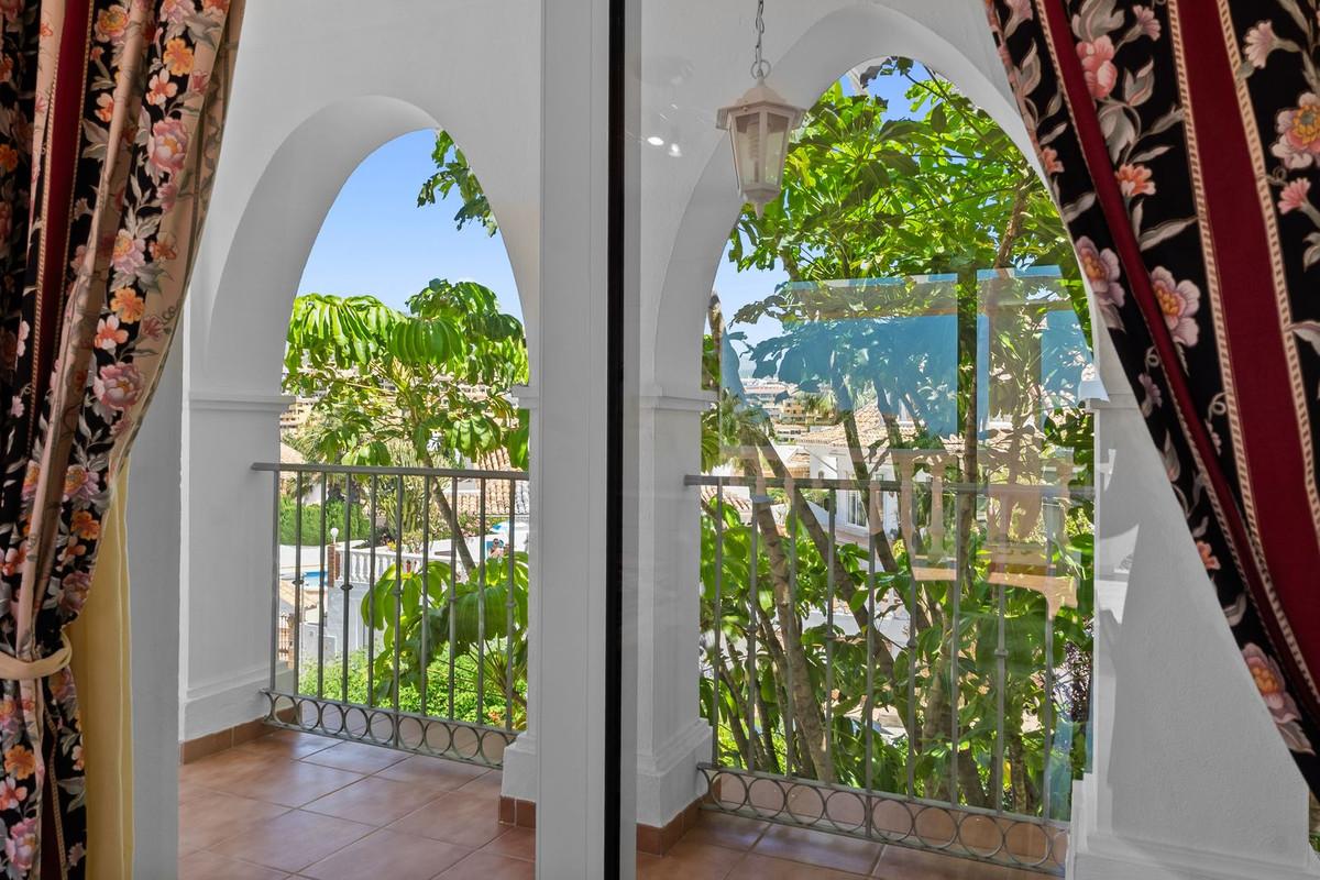 Villa for Sale in Benalmádena