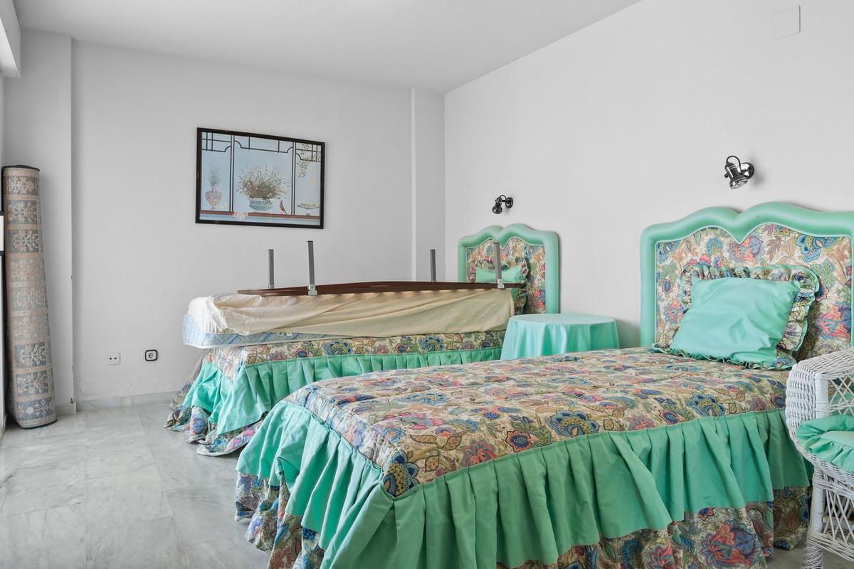 Villa for Sale in Benalmádena