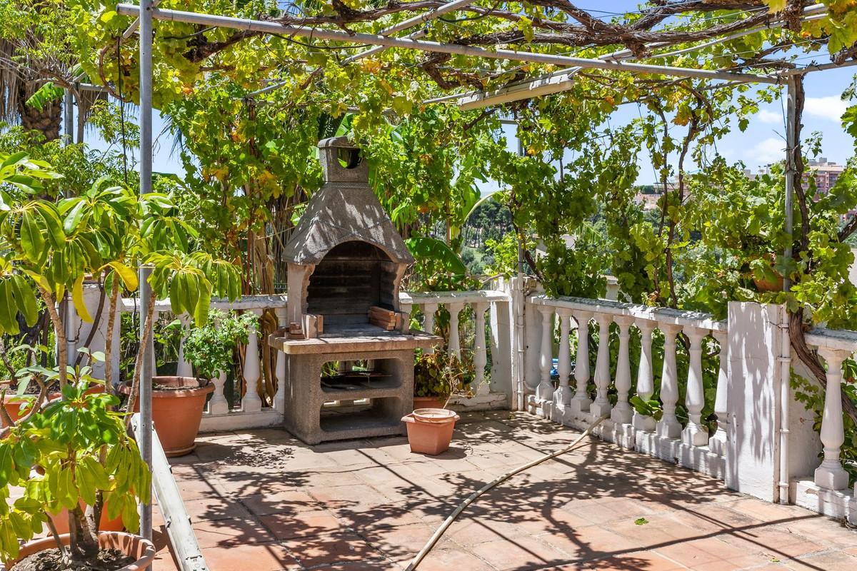 Villa for Sale in Benalmádena