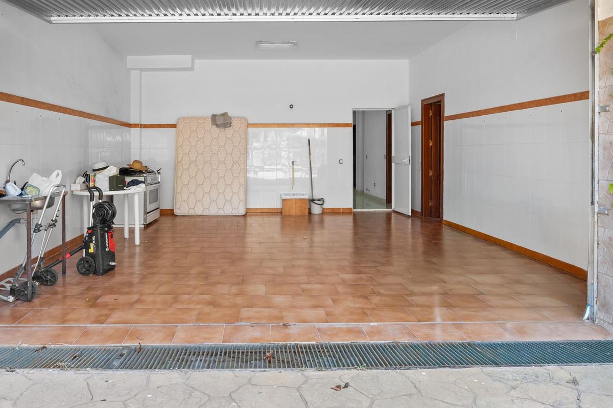 Villa for Sale in Benalmádena