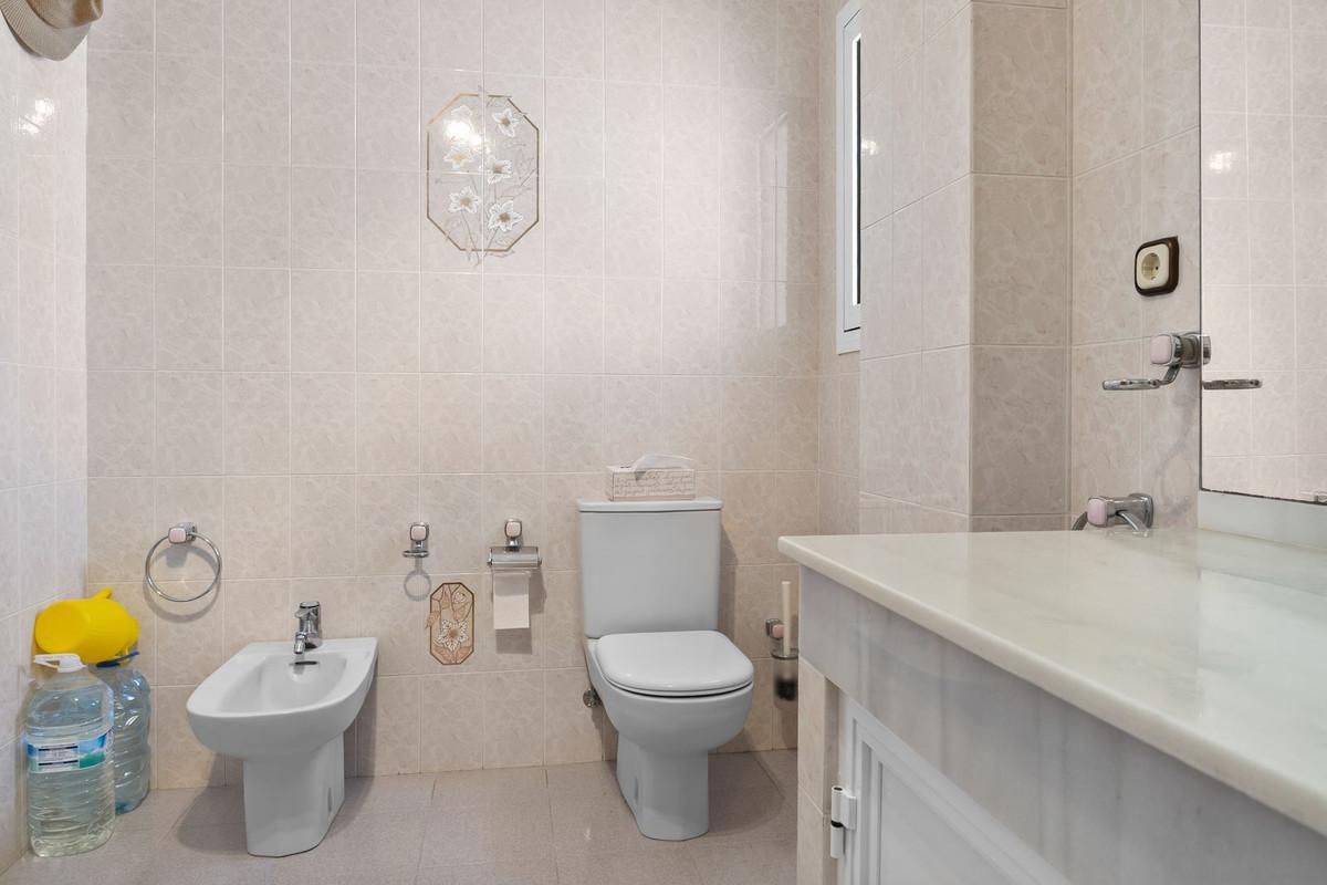 Villa for Sale in Benalmádena