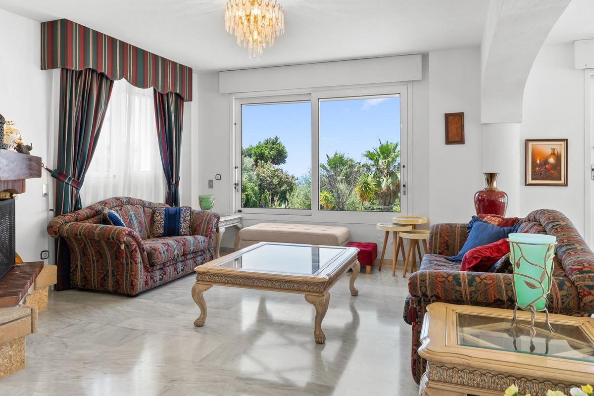 Villa for Sale in Benalmádena