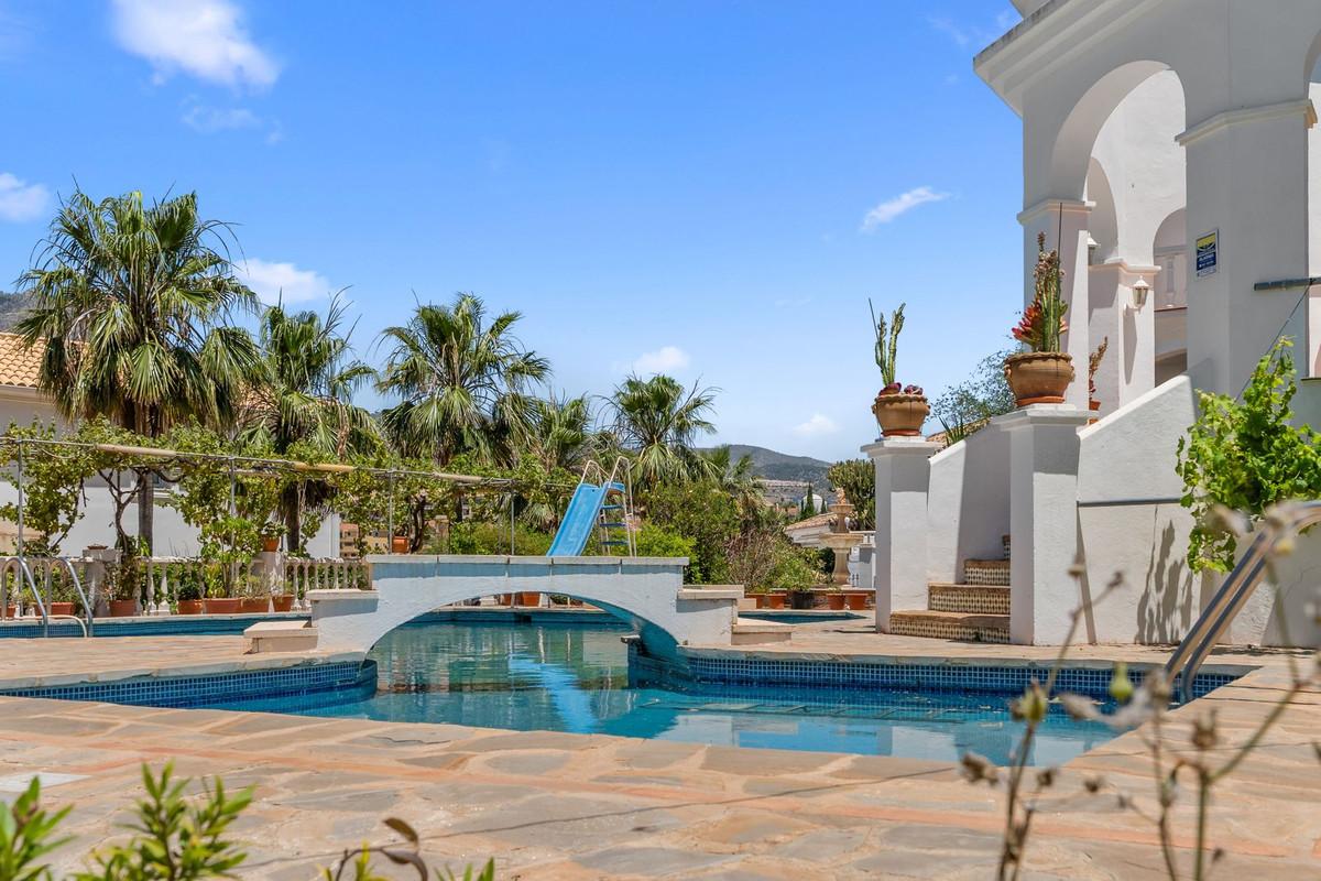 Villa for Sale in Benalmádena