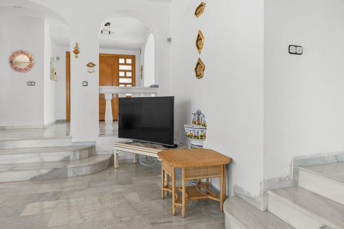 Villa for Sale in Benalmádena