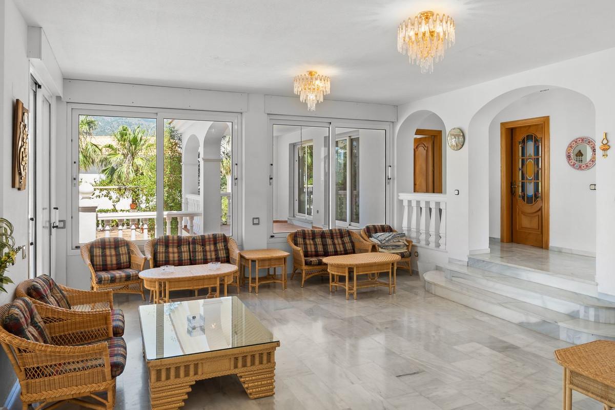 Villa for Sale in Benalmádena
