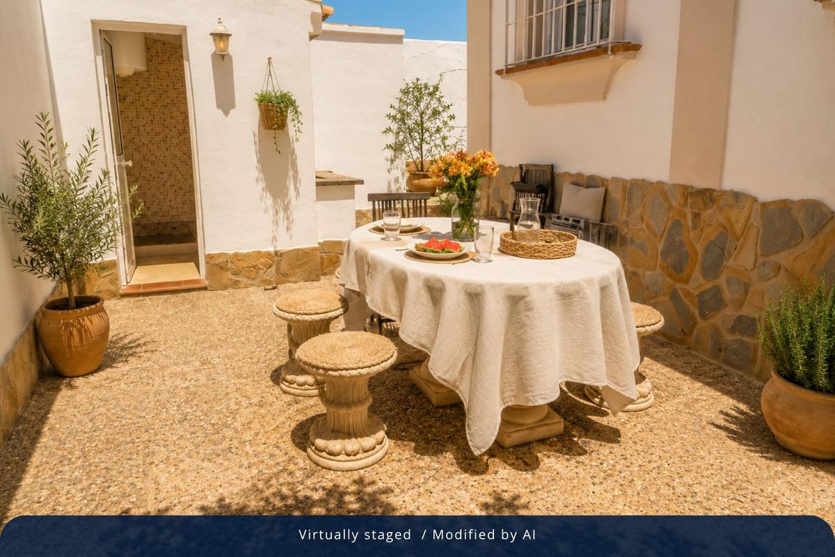 Villa for Sale in Benalmádena