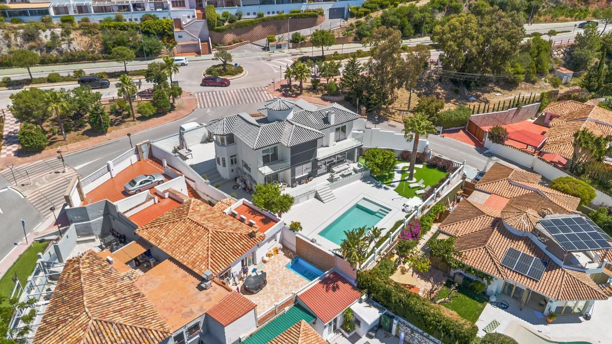 Villa for Sale in Vélez-Málaga