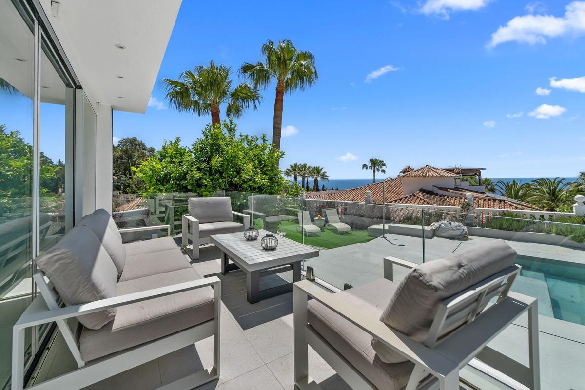 Villa for Sale in Vélez-Málaga
