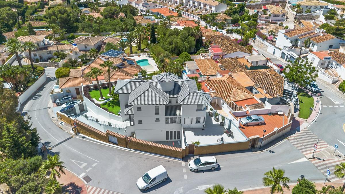 Villa for Sale in Vélez-Málaga