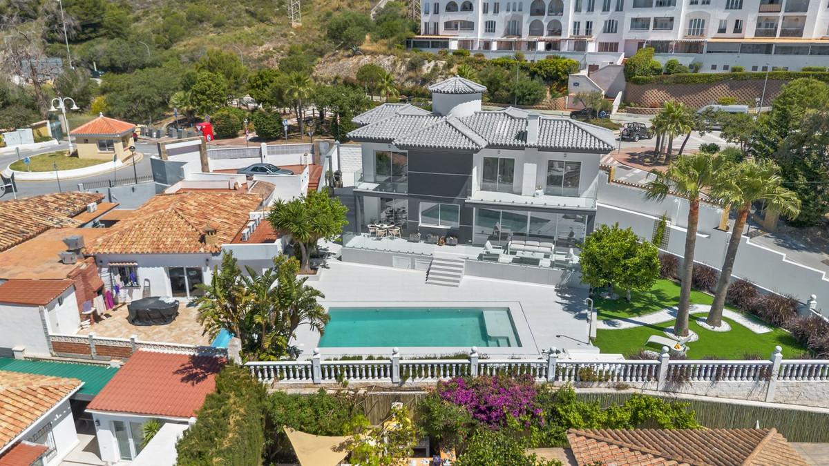 Villa for Sale in Vélez-Málaga