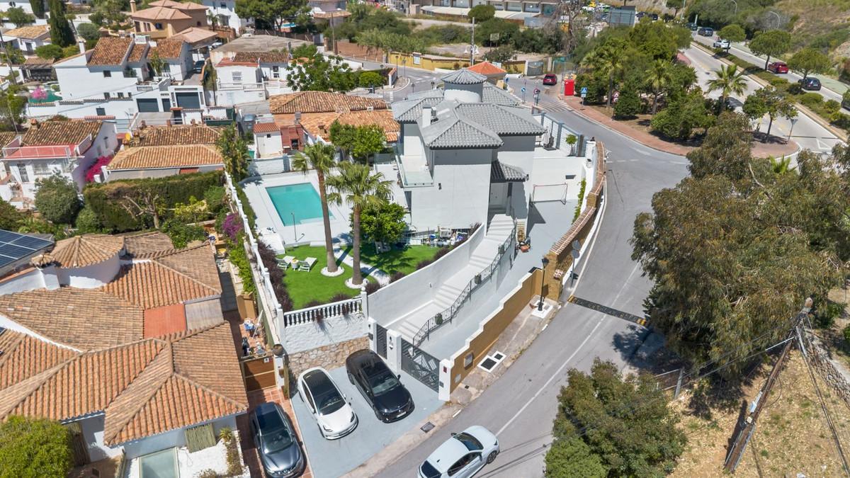 Villa for Sale in Vélez-Málaga