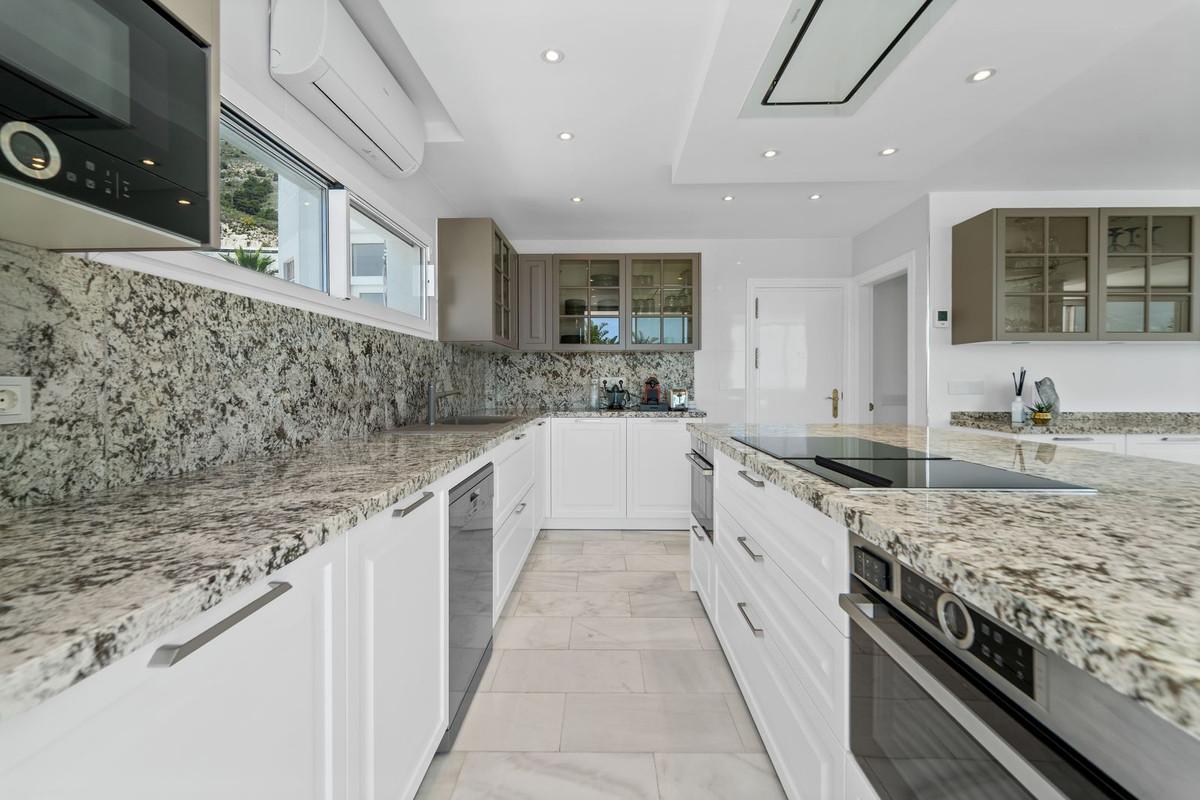 Villa for Sale in Vélez-Málaga