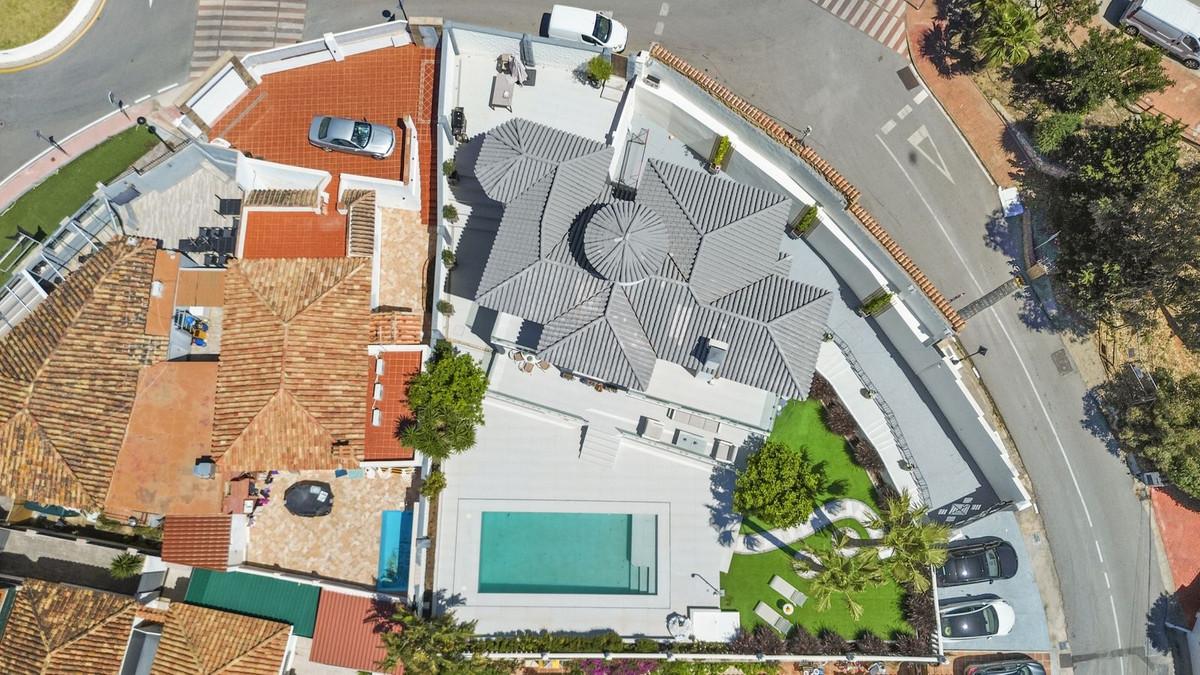 Villa for Sale in Vélez-Málaga